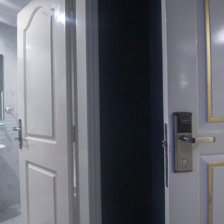 Dreamwhite Hotel Dubai Exterior photo